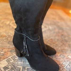 Women's Size 8M A2 black suede high heel boots